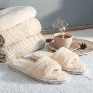 Personal Care Samples + Aromatherapy Diffuser + Cosy Slippers + Ceramic Mug Bundle